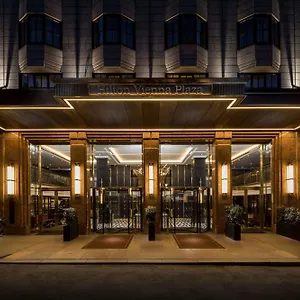4* ホテル ヒルトン プラザ